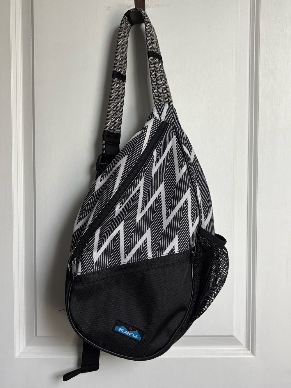 Kavu Black & White Chevron Sling Bag